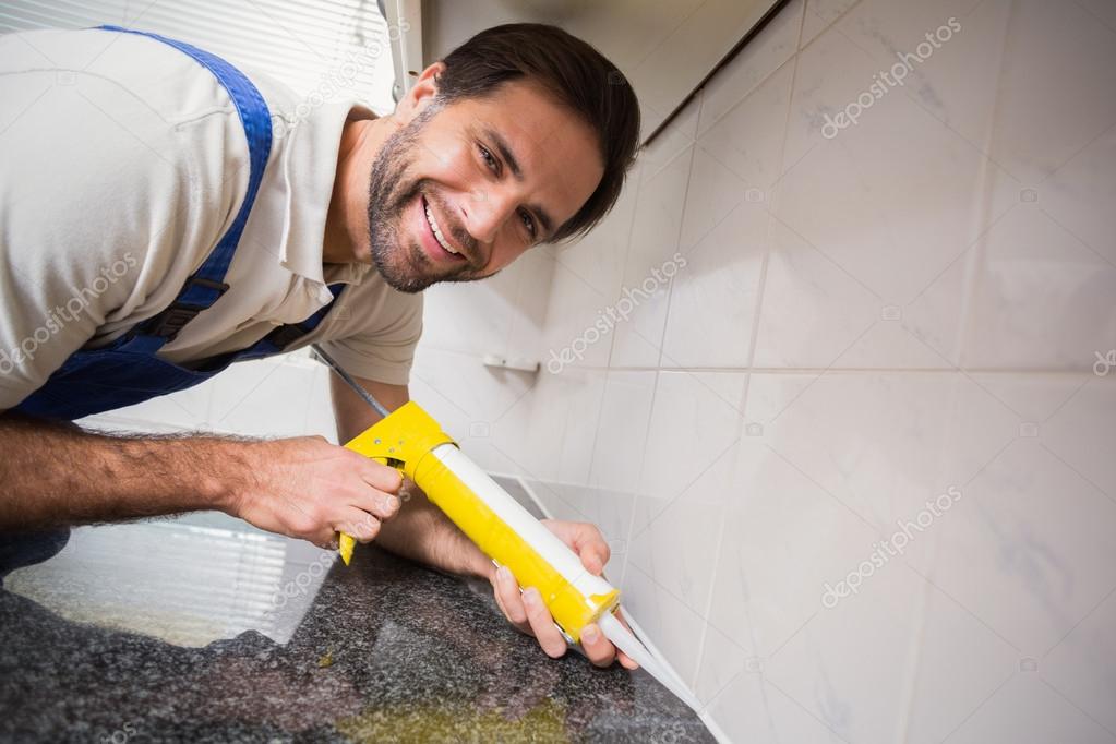 Waar lacht de tegelzetter om, als je niet kijkt?