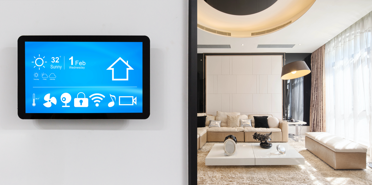 smartphone met apps in moderne woonkamer