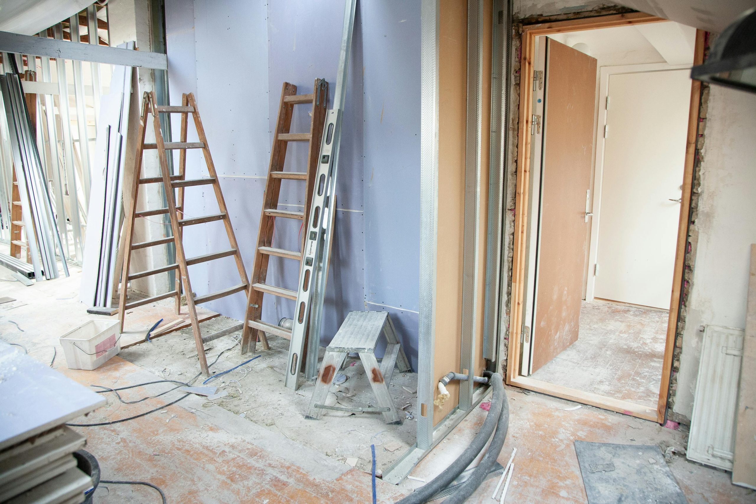 Een renovatie totaal is een volledige modernisering van een woning – van installaties en indeling tot de volledige afwerking van het interieur.